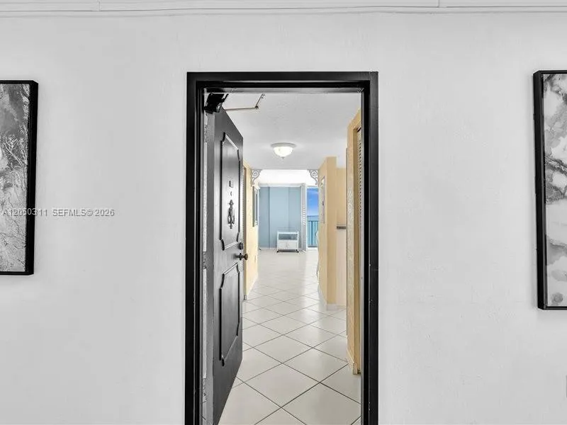 Foto de propiedad en 9273 Collins Avenue 1010, Surfside, FL 33154 Surfside con MLS# 
