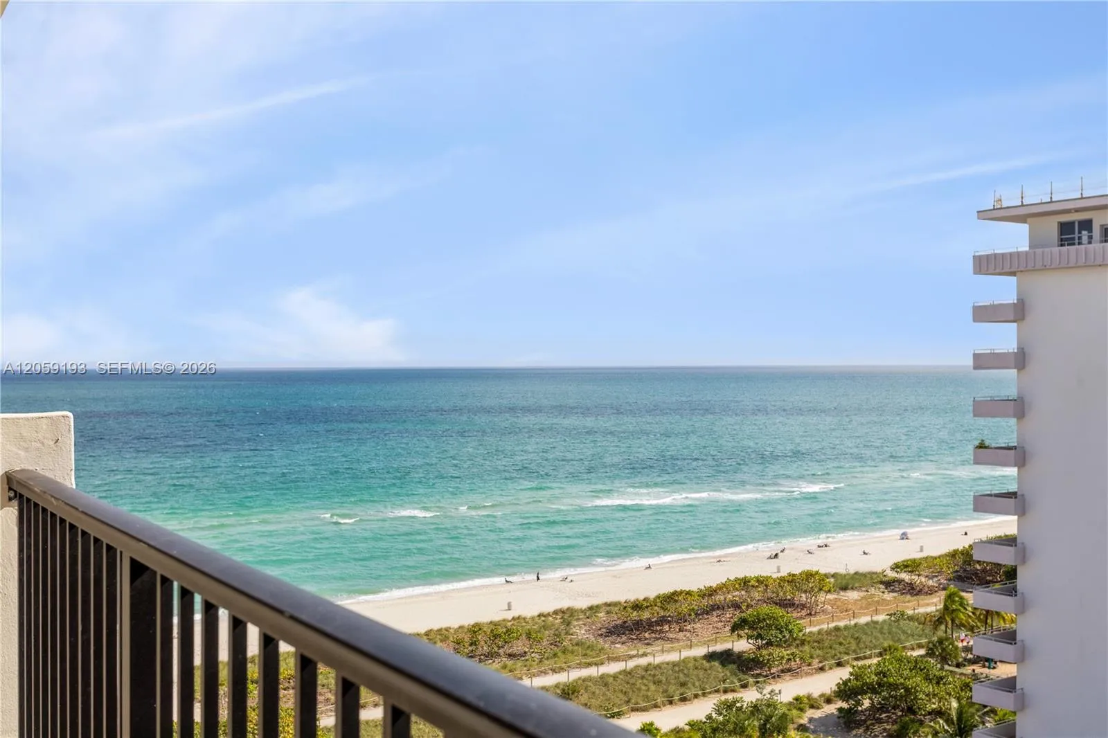 Foto de propiedad en 9273 Collins Avenue 1101, Surfside, FL 33154 Surfside con MLS# 