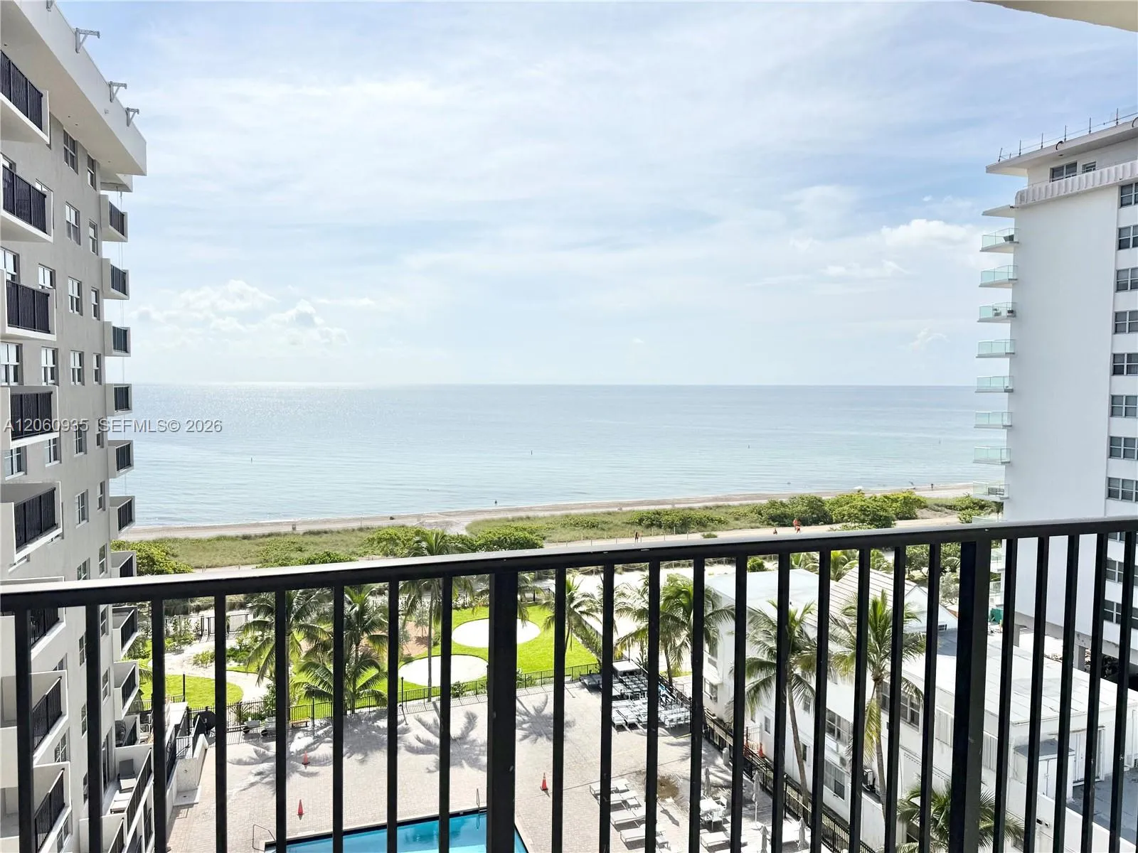 Foto de propiedad en 9273 Collins Avenue 811, Surfside, FL 33154 Surfside con MLS#