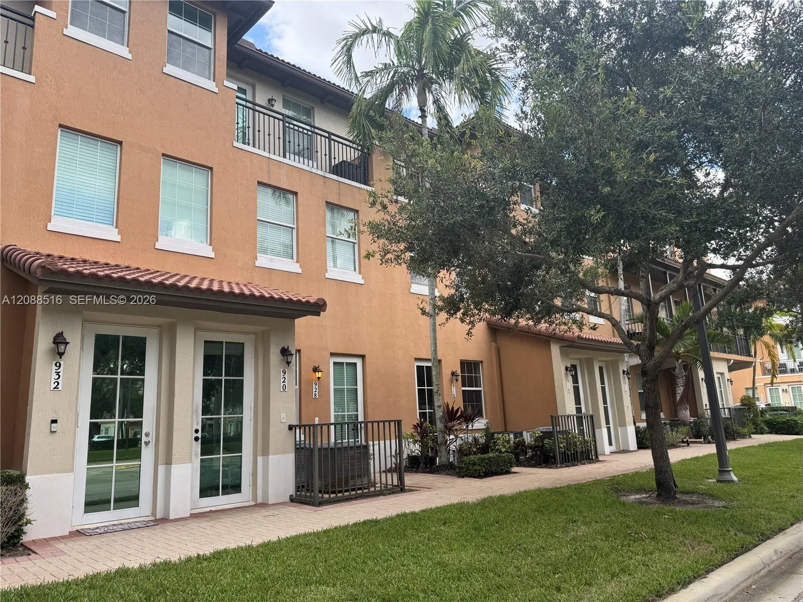 En Venta 928 SW 147th Avenue 2906, Pembroke Pines, FL 33027, Pembroke Pines, FL 33027