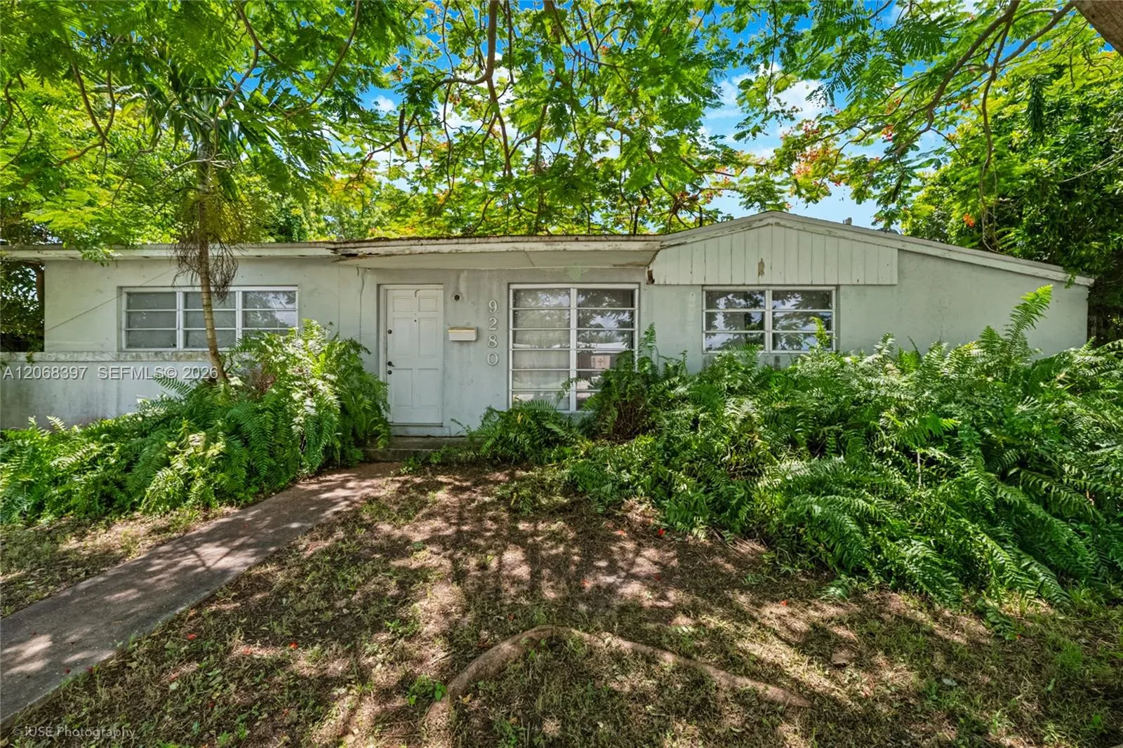 Foto de propiedad en 9280 Nautilus Drive, Cutler Bay, FL 33189 Cutler Bay con MLS# 