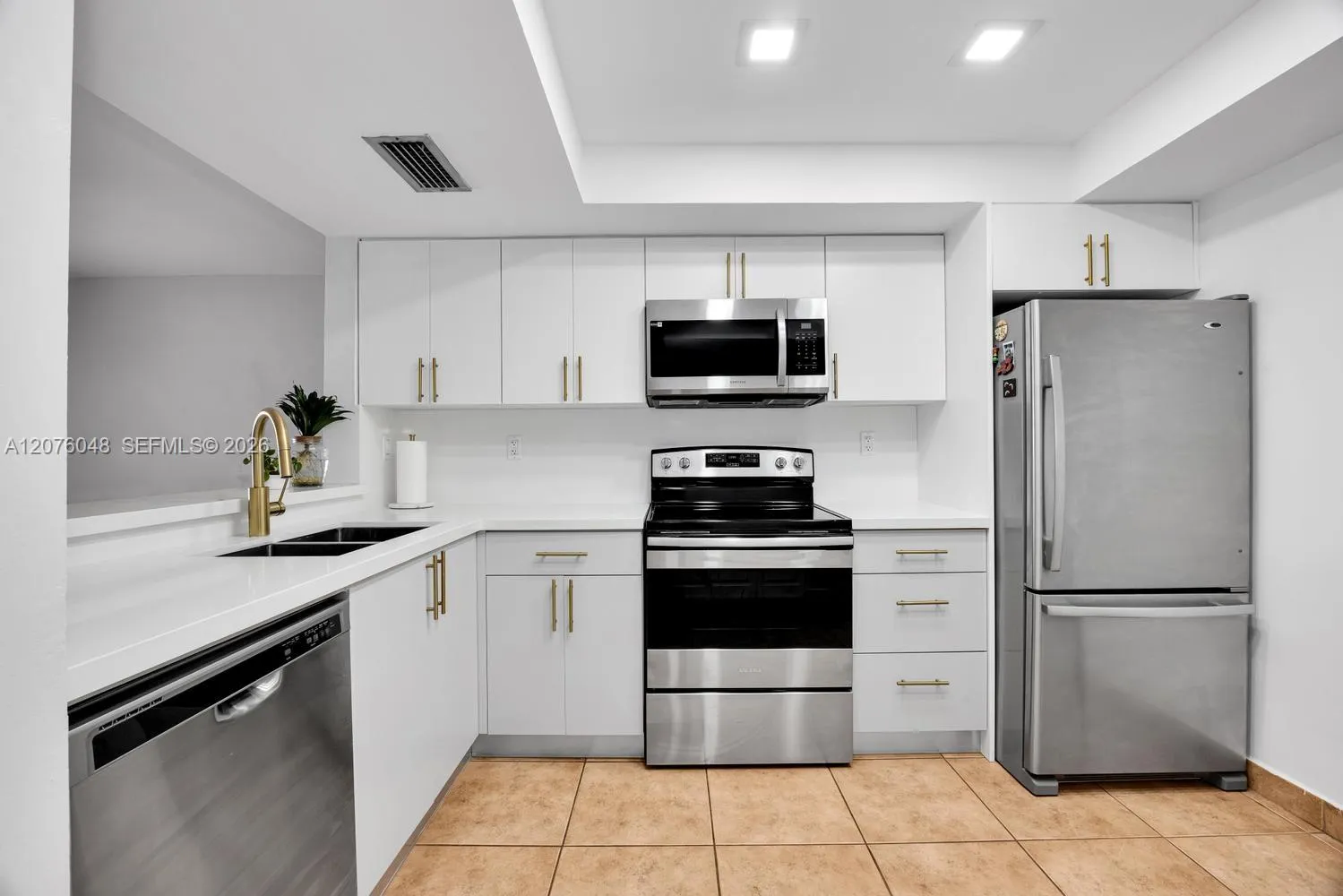 Foto de propiedad en 9280 SW 123rd Court 404, Miami, FL 33186 Miami con MLS# 