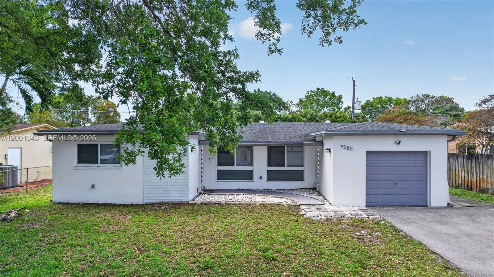 Foto de propiedad en 9280 SW 55th Court, Cooper City, FL 33328 Cooper City con MLS# 