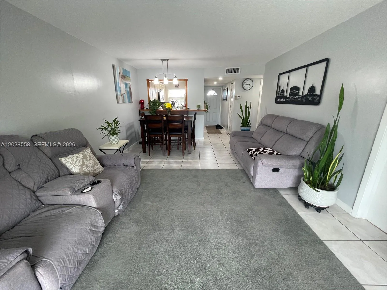 Foto de propiedad en 9281 Sunrise Lakes Boulevard 209, Sunrise, FL 33322 Sunrise con MLS# 