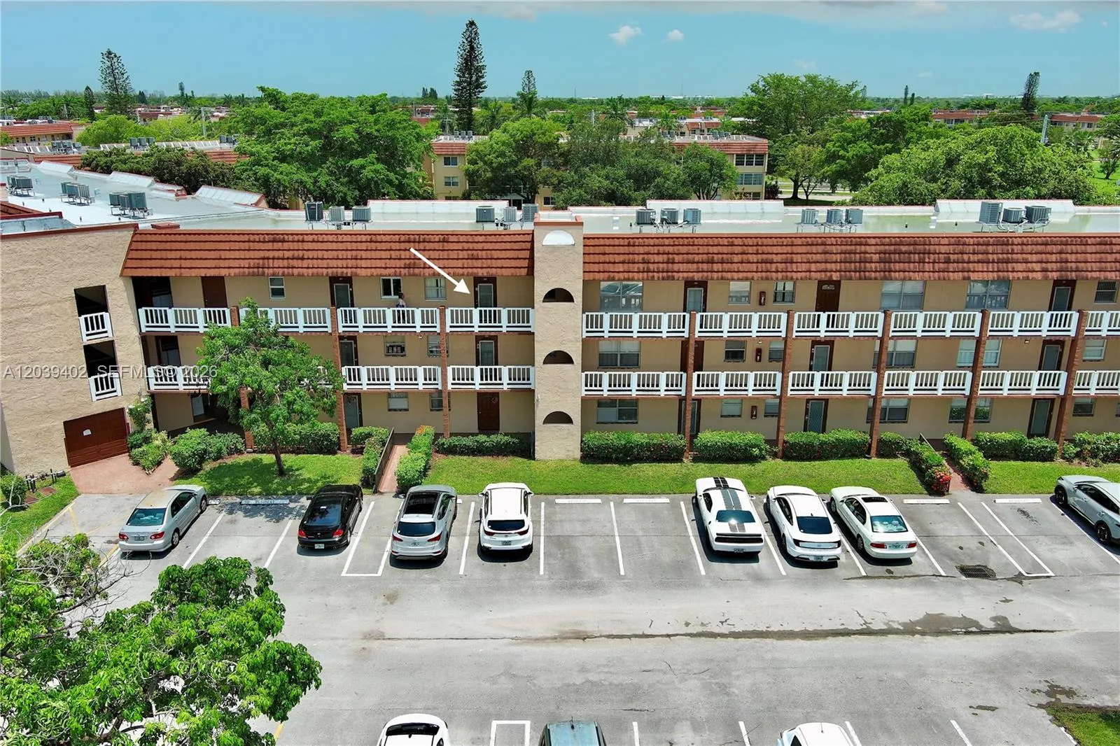 Foto de propiedad en 9281 Sunrise Lakes Boulevard 308, Sunrise, FL 33322 Sunrise con MLS# 
