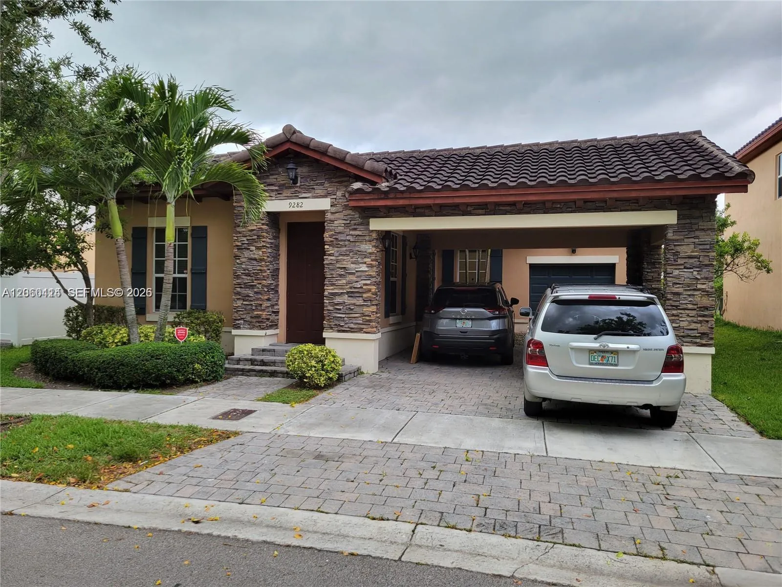 Foto de propiedad en 9282 SW 171st Court, Miami, FL 33196 Miami con MLS# 