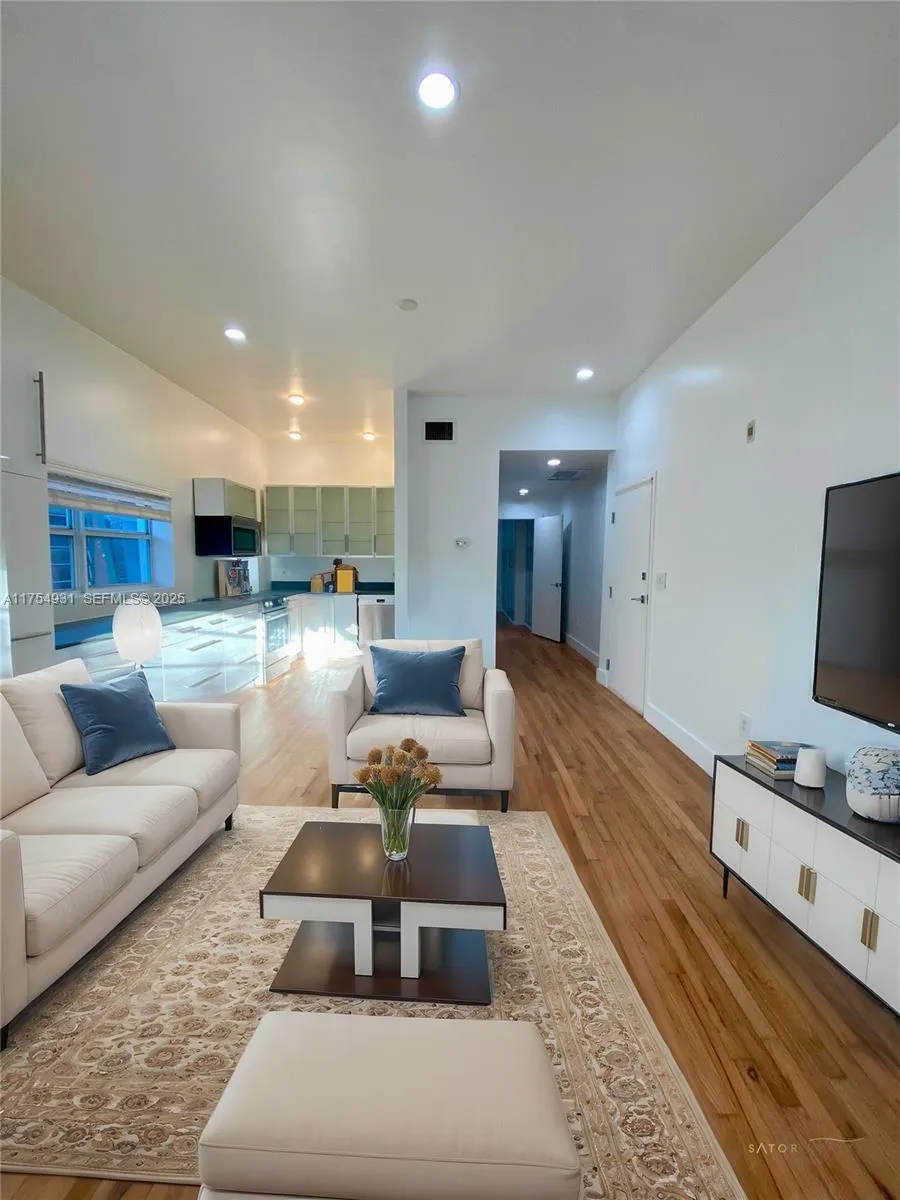 Foto de propiedad en 929 Michigan Avenue 5, Miami Beach, FL 33139 Miami Beach con MLS# 