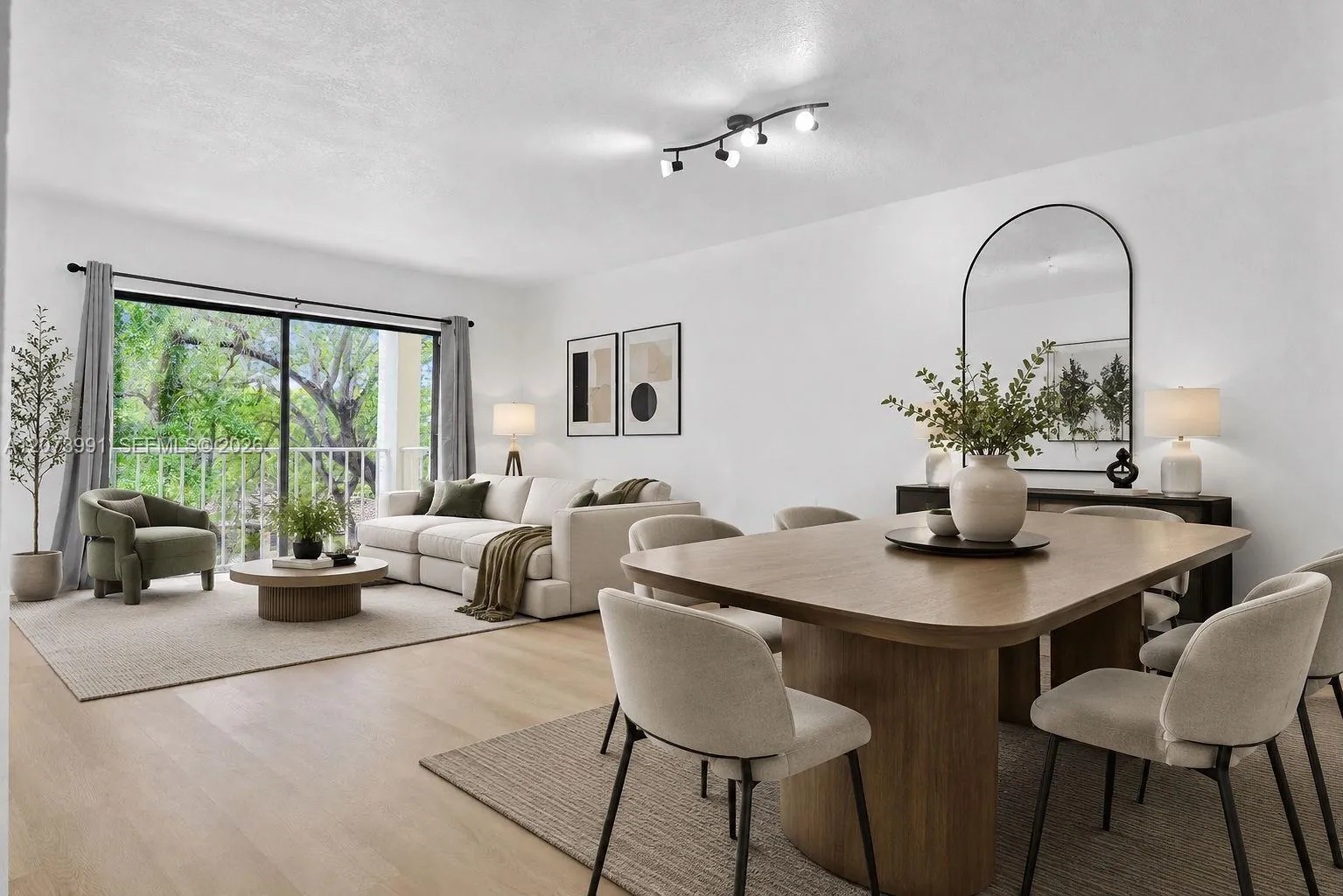 Foto de propiedad en 9301 SW 92nd Avenue A302, Miami, FL 33176 Miami con MLS# 