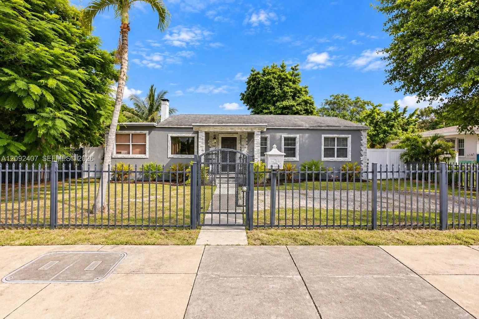 En Venta 931 Opa Locka Boulevard, Miami, FL 33168, Miami, FL 33168