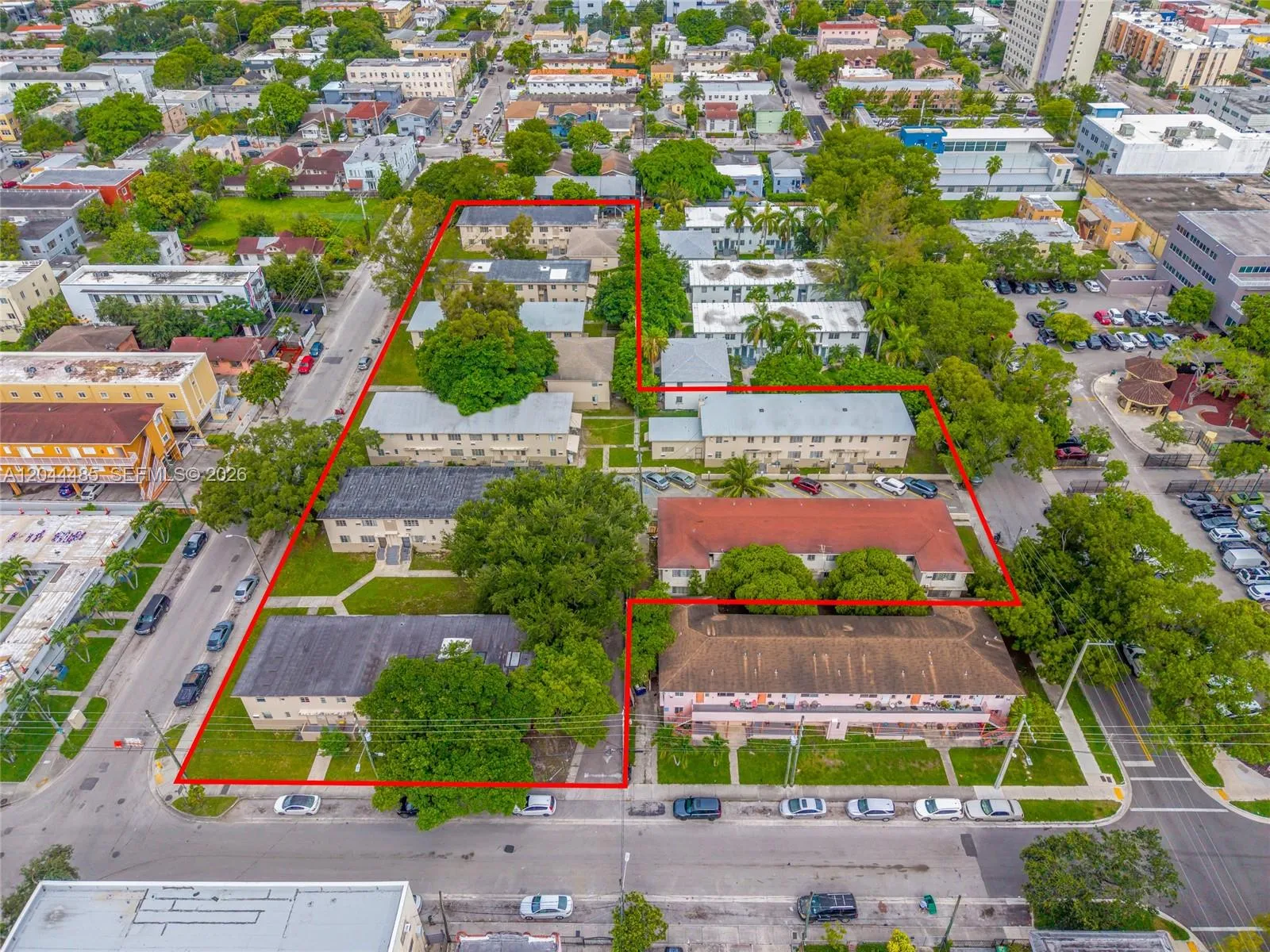 Foto de propiedad en 931 SW 3rd Street, Miami, FL 33130 Miami con MLS# 