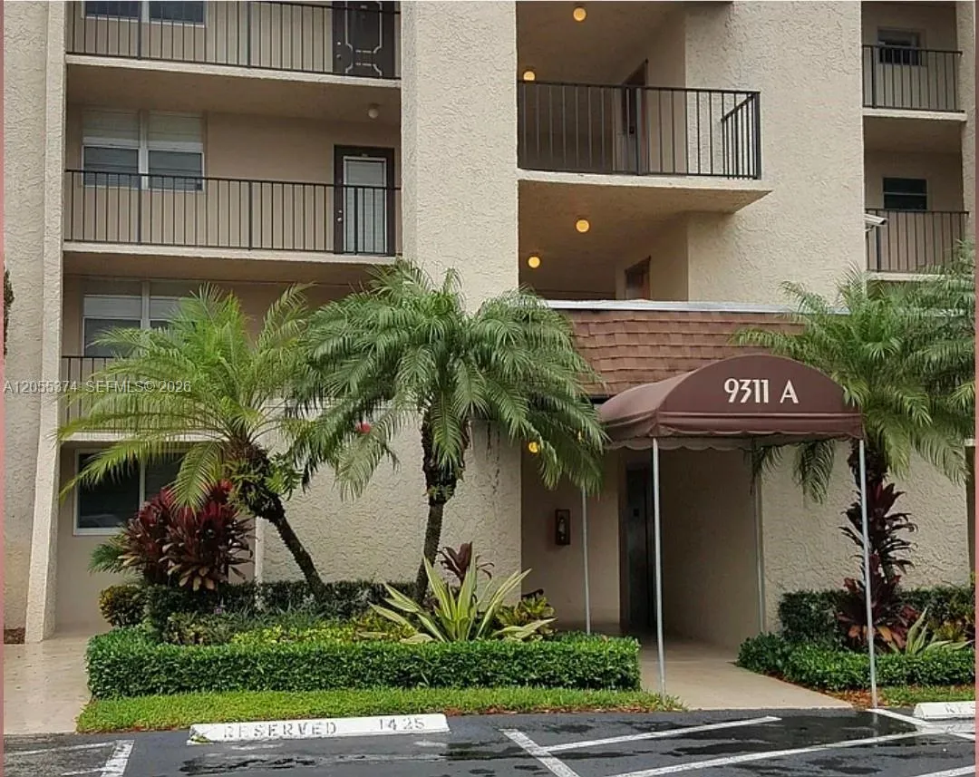 Foto de propiedad en 9311 Orange Grove Drive 408, Davie, FL 33324 Davie con MLS# 