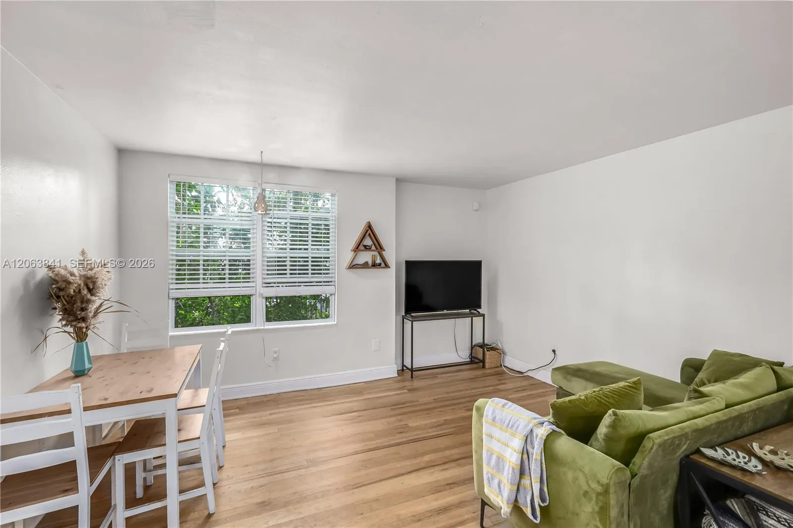 Foto de propiedad en 932 7th Street 932A, Miami Beach, FL 33139 Miami Beach con MLS# 