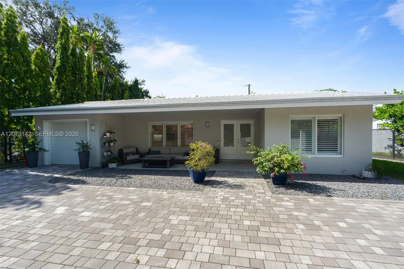 Foto de propiedad en 932 Bird Road, Coral Gables, FL 33146 Coral Gables con MLS# 