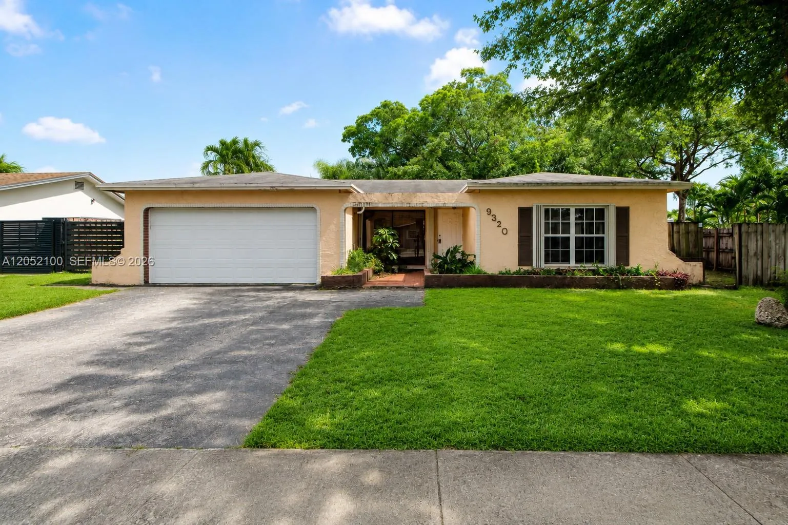 Vendido 9320 NW 13th Street, Pembroke Pines, FL 33024, Pembroke Pines, FL 33024