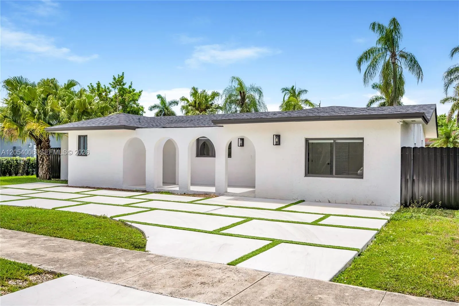 Foto de propiedad en 9320 SW 167th Street 0, Palmetto Bay, FL 33157 Palmetto Bay con MLS# 