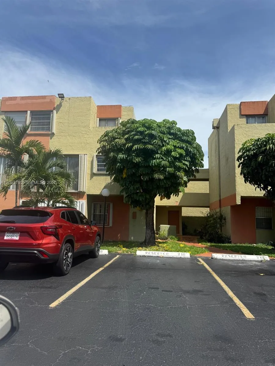 En Renta 9321 SW 4th Street 215C, Miami, FL 33174, Miami, FL 33174