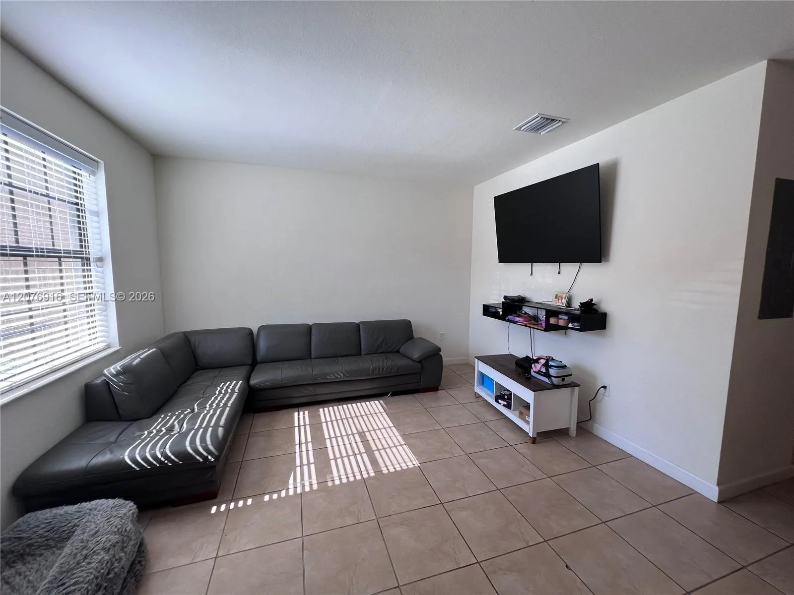 En Renta 9335 W 33rd Avenue, Hialeah, FL 33018, Hialeah, FL 33018
