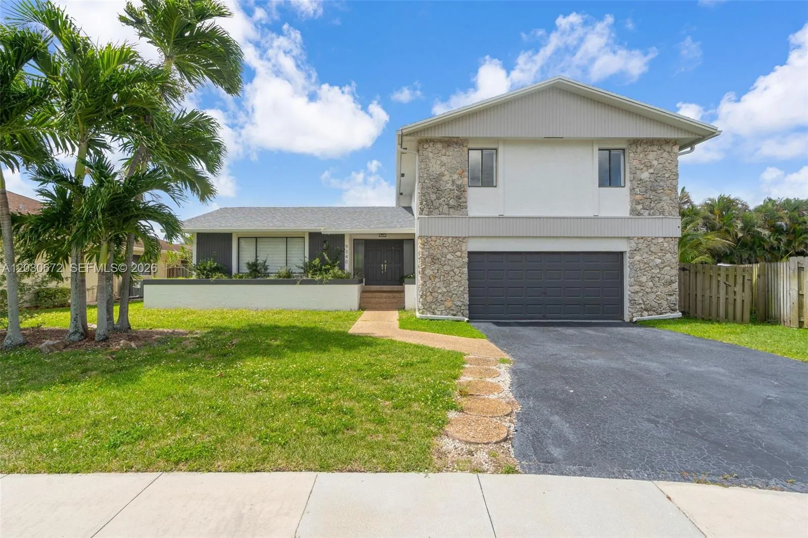 Foto de propiedad en 9340 NW 32nd Street, Sunrise, FL 33351 Sunrise con MLS# 