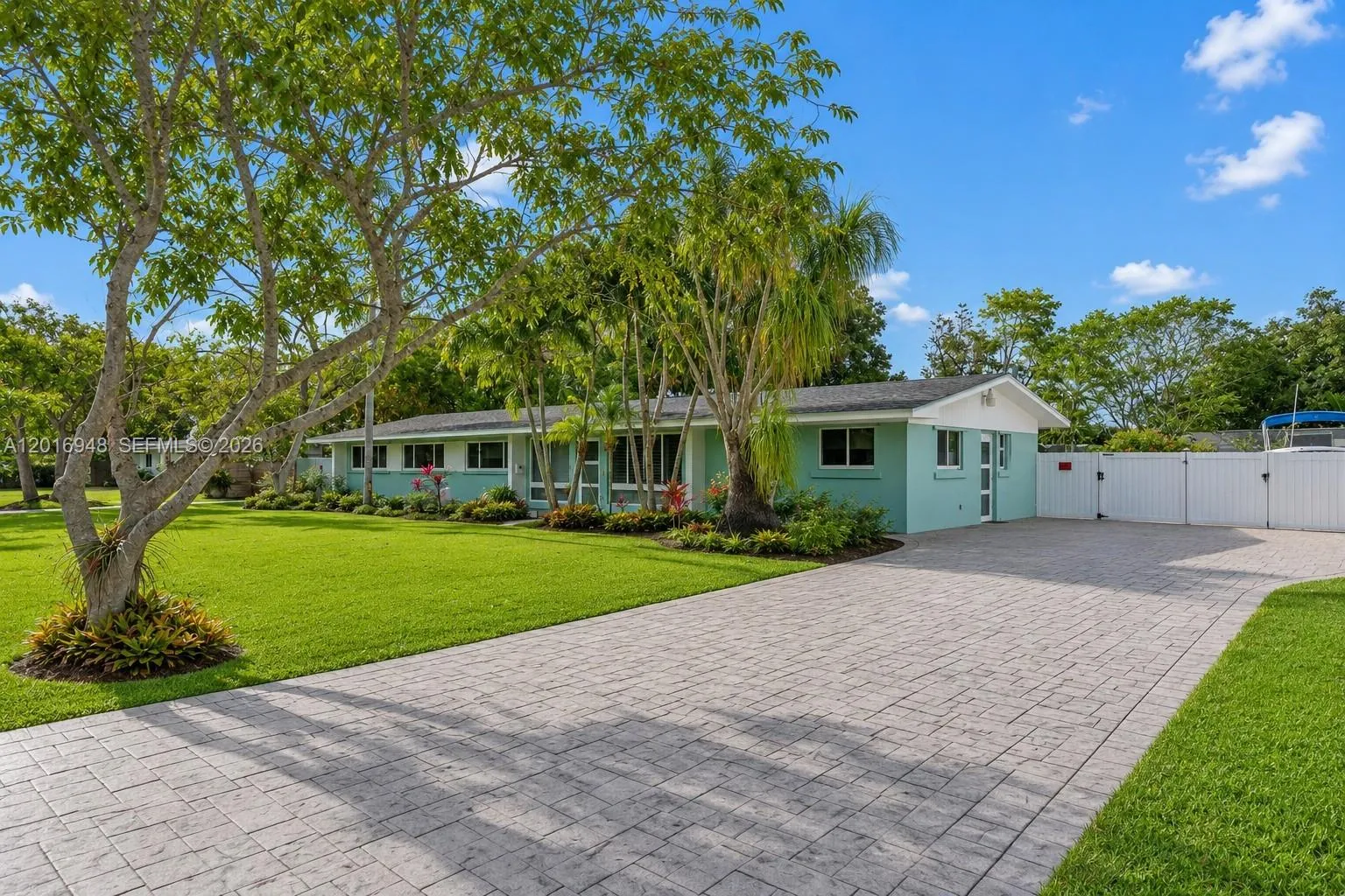 Vendido 9340 SW 178th Street, Palmetto Bay, FL 33157, Palmetto Bay, FL 33157