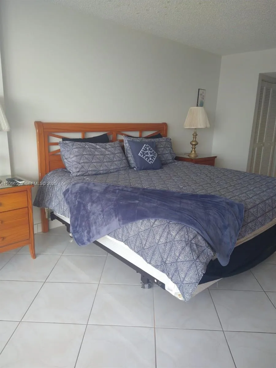 En Renta 9341 Collins Avenue 303, Surfside, FL 33154, Surfside, FL 33154