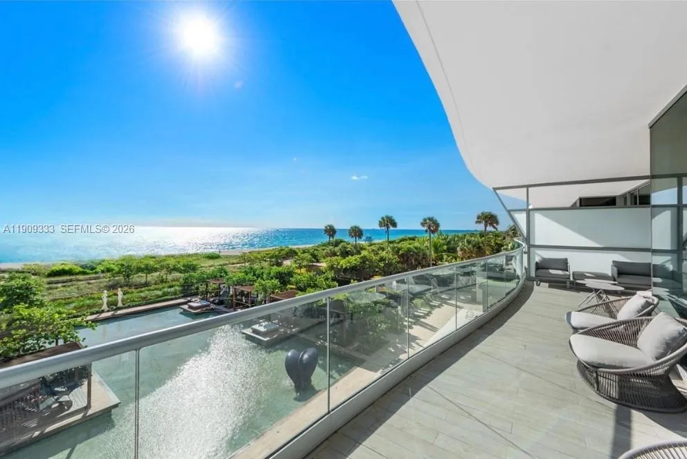 Foto de propiedad en 9349 Collins Avenue 304, Surfside, FL 33154 Surfside con MLS# 