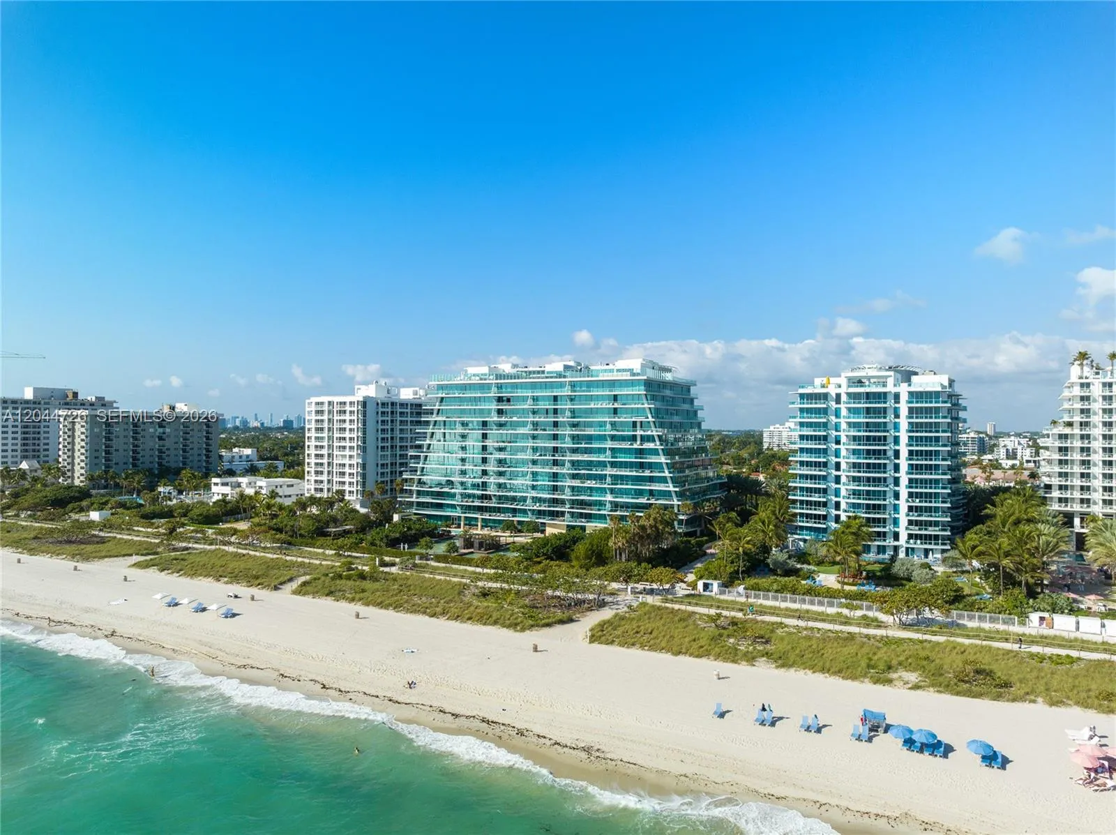 Foto de propiedad en 9349 Collins Avenue 605, Surfside, FL 33154 Surfside con MLS# 