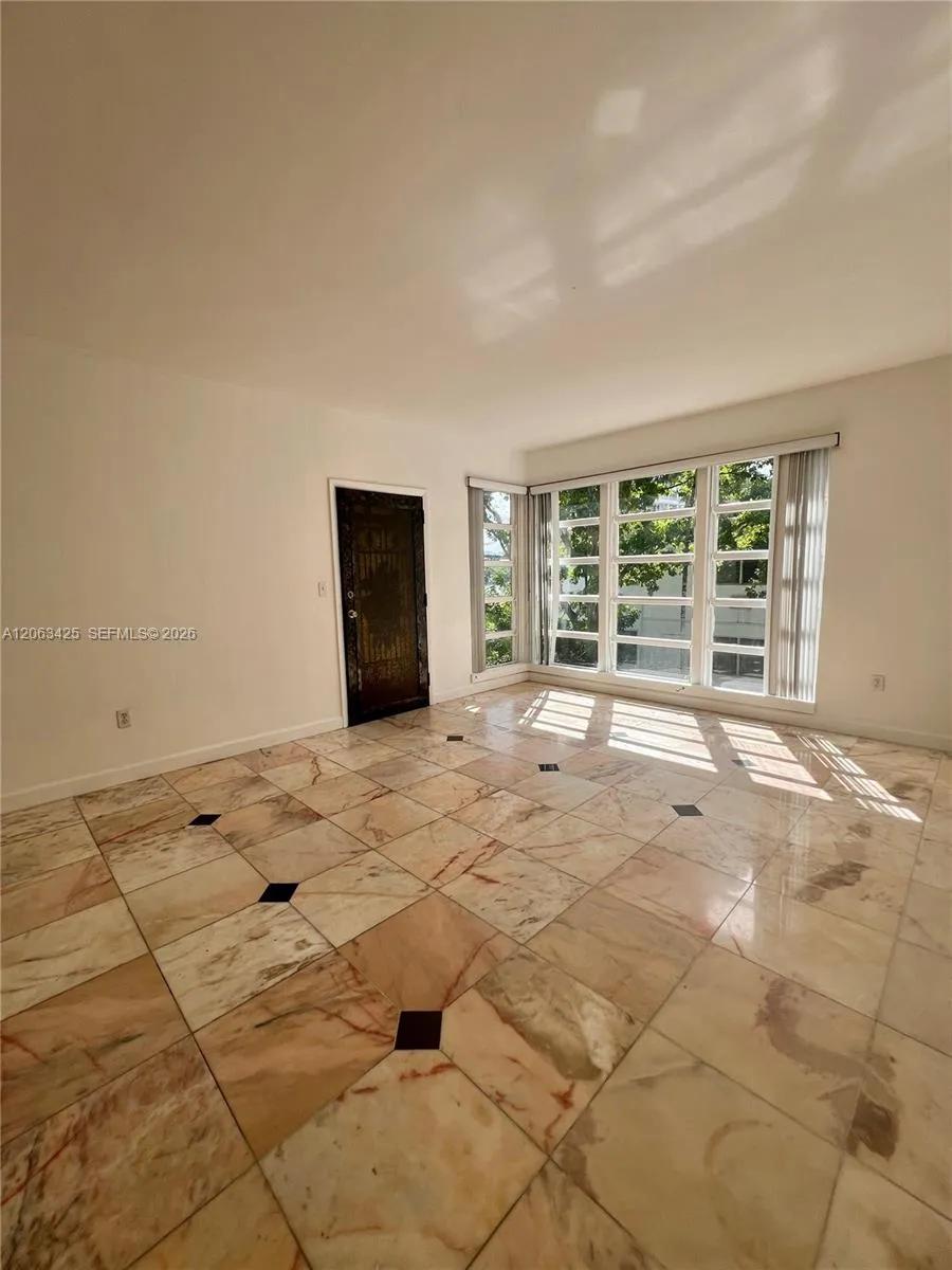 Foto de propiedad en 9350 E Bay Harbor Drive 6, Bay Harbor Islands, FL 33154 Bay Harbor Islands con MLS# 