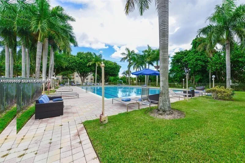 En Venta 9350 Fontainebleau Boulevard 209, Miami, FL 33172, Miami, FL 33172