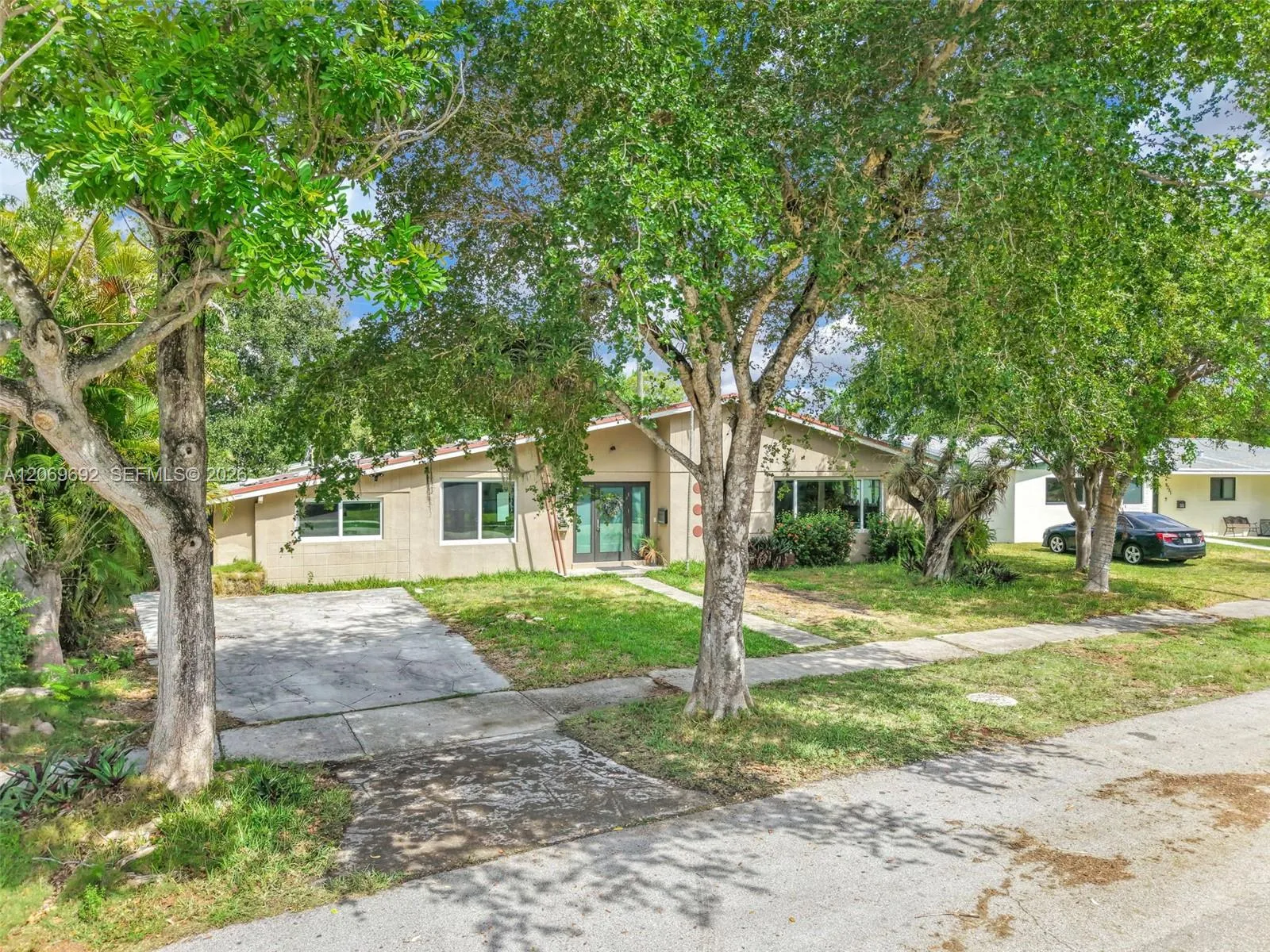 Foto de propiedad en 9359 Dominican Drive, Cutler Bay, FL 33189 Cutler Bay con MLS# 