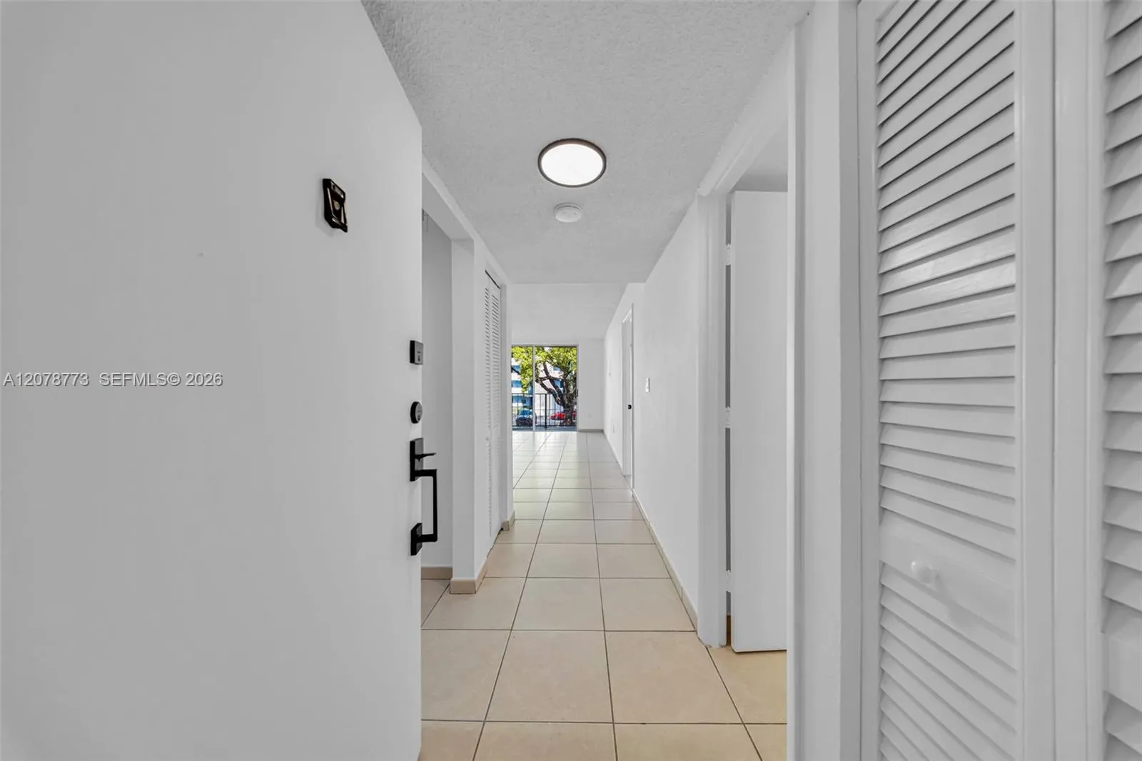 Foto de propiedad en 9360 Fontainebleau Boulevard 208, Miami, FL 33172 Miami con MLS# 