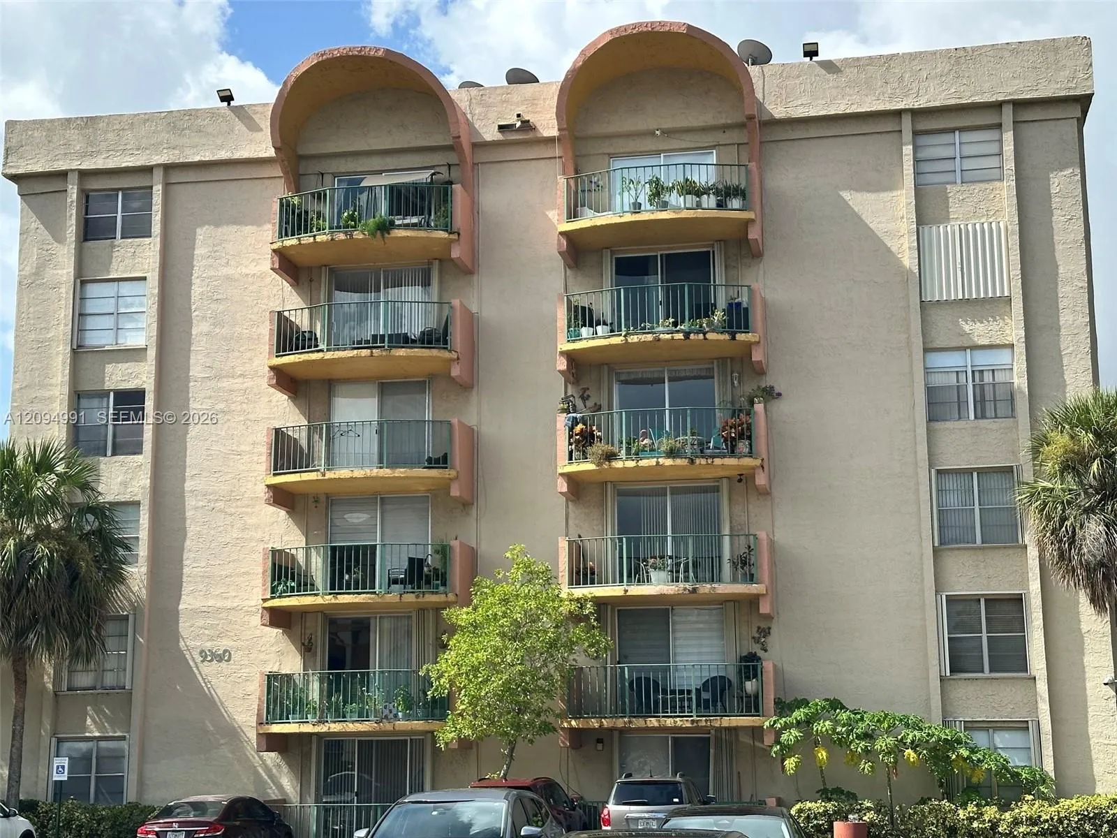 En Venta 9360 Fontainebleau Boulevard 410, Miami, FL 33172, Miami, FL 33172