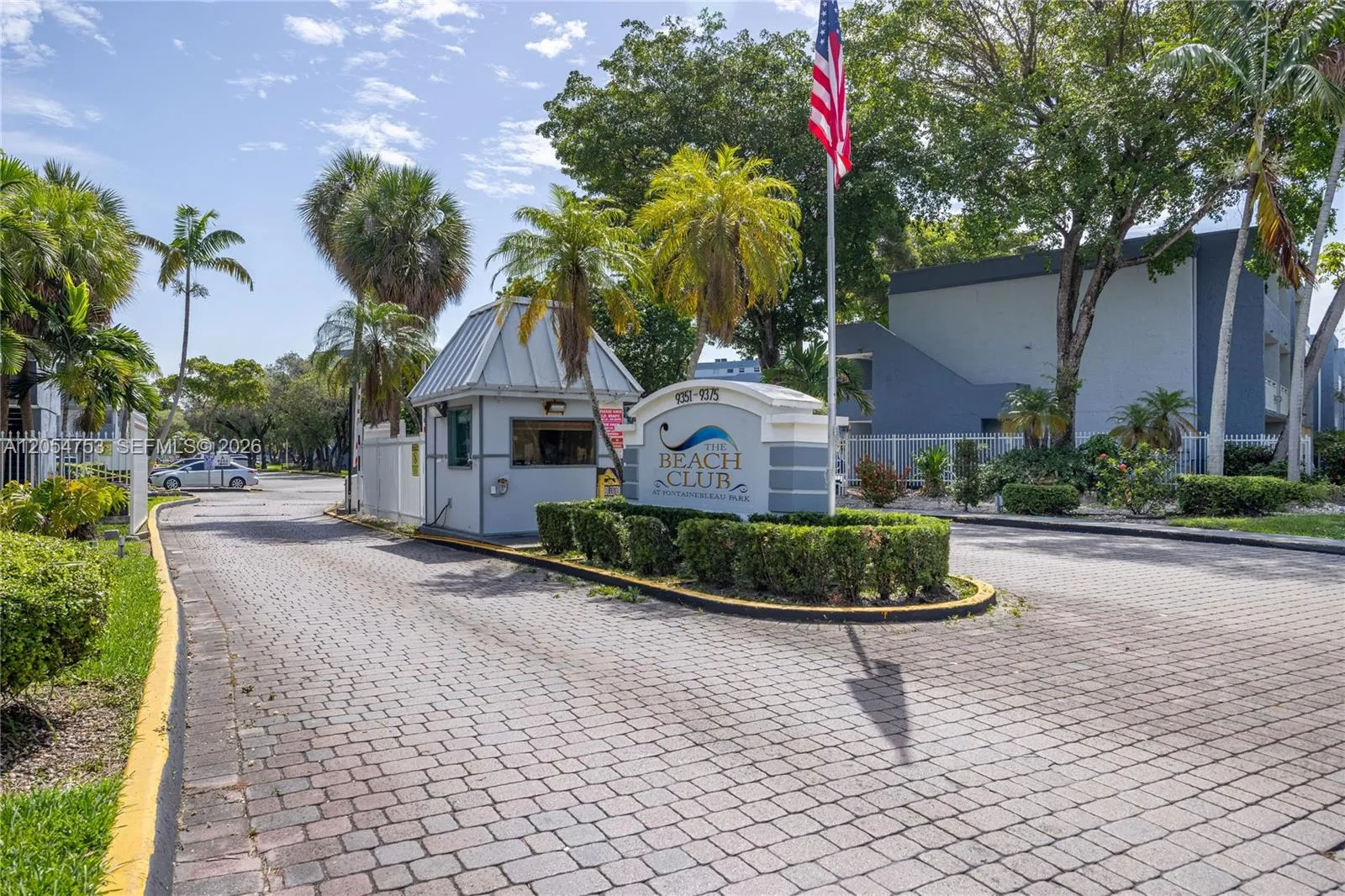 Foto de propiedad en 9365 Fontainebleau Boulevard E205, Miami, FL 33172 Miami con MLS# 