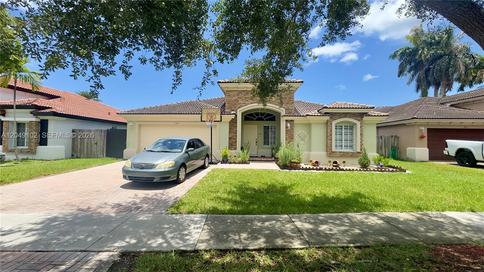 Foto de propiedad en 937 NE 35th Avenue, Homestead, FL 33033 Homestead con MLS# 