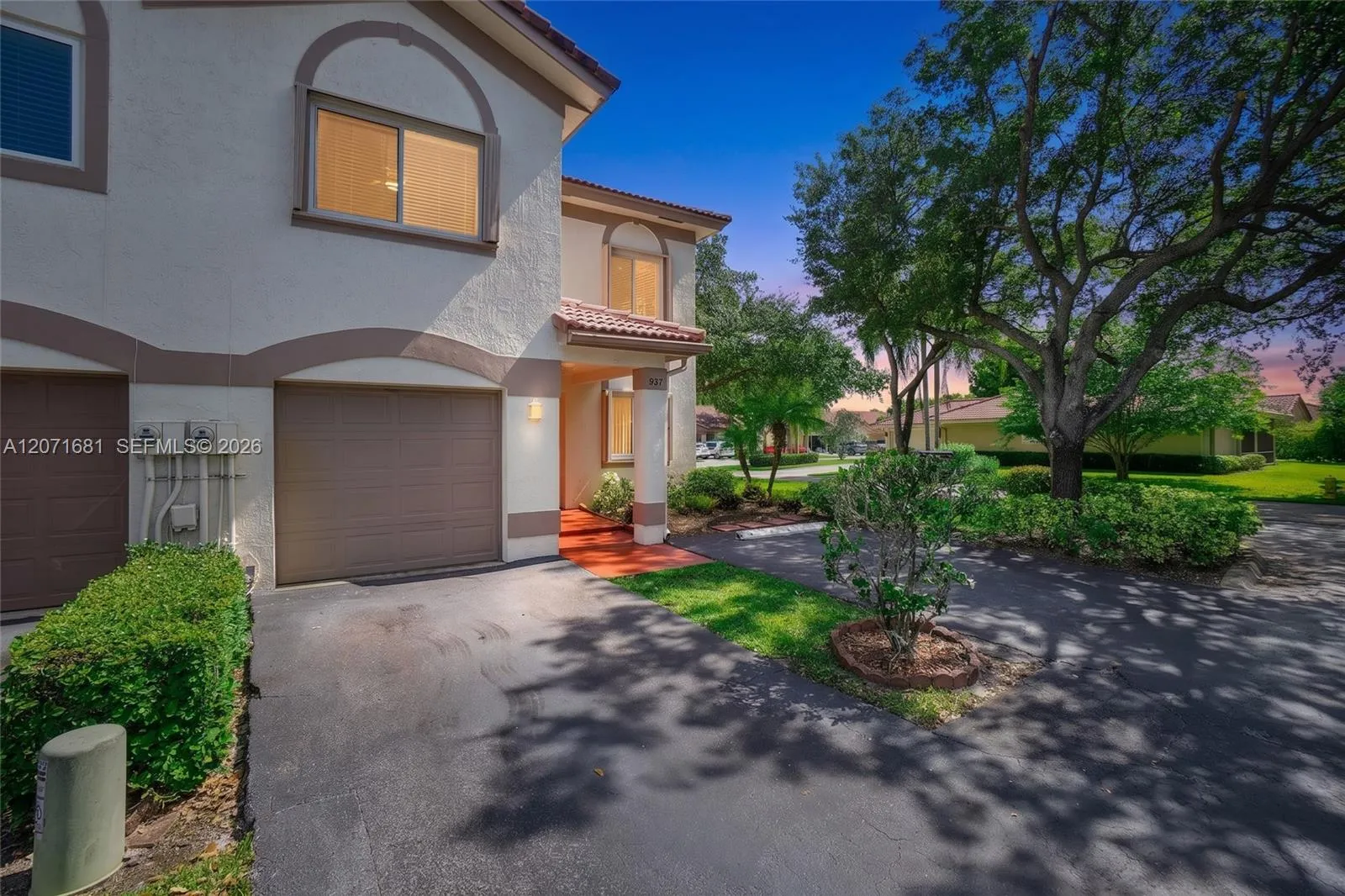 Foto de propiedad en 937 NW 104th Way, Coral Springs, FL 33071 Coral Springs con MLS# 