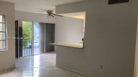 Foto de propiedad en 9370 W Flagler Street 204B, Miami, FL 33174 Miami con MLS# 