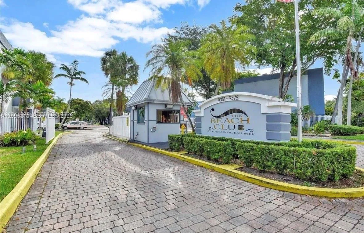 En Venta 9371 Fontainebleau Boulevard I220, Miami, FL 33172, Miami, FL 33172