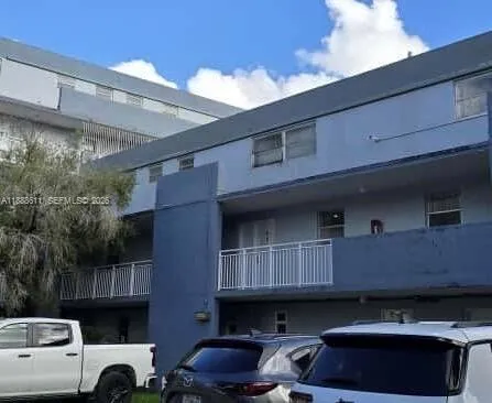 Foto de propiedad en 9375 Fontainebleau Boulevard L219, Miami, FL 33172 Miami con MLS# 