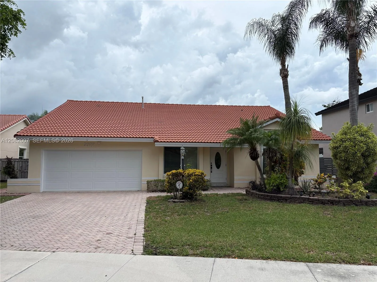 Foto de propiedad en 9377 SW 212th Terrace 9377, Cutler Bay, FL 33189 Cutler Bay con MLS# 