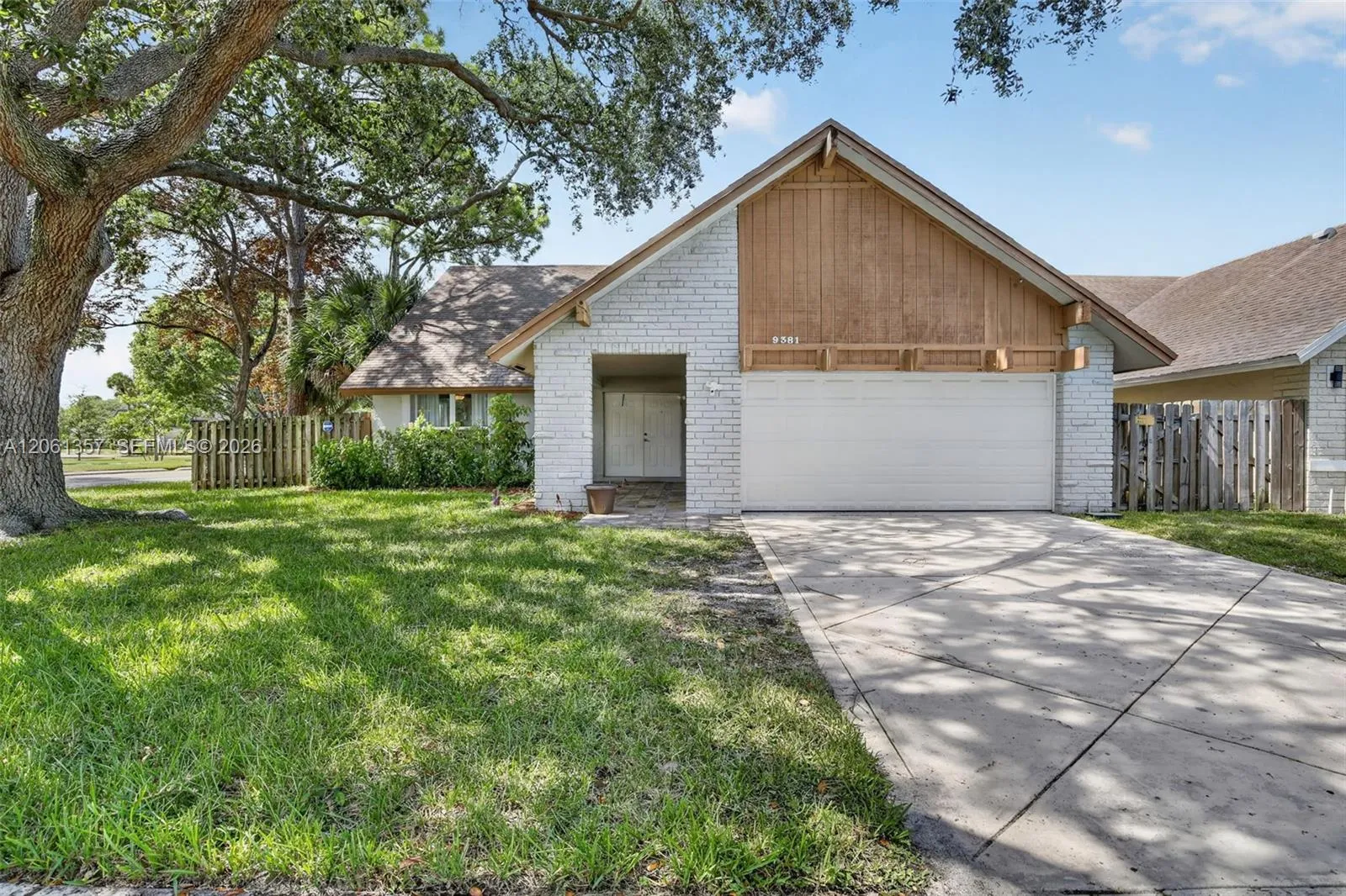 Foto de propiedad en 9381 NW 35th Place, Sunrise, FL 33351 Sunrise con MLS# 