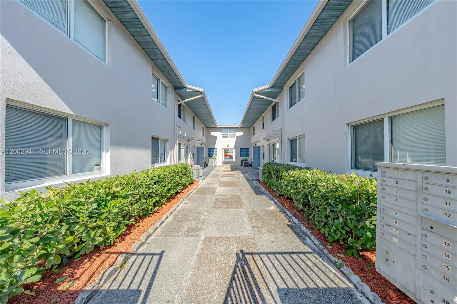 Foto de propiedad en 939 Magnolia Drive A-L, Lake Park, FL 33403 Lake Park con MLS# 