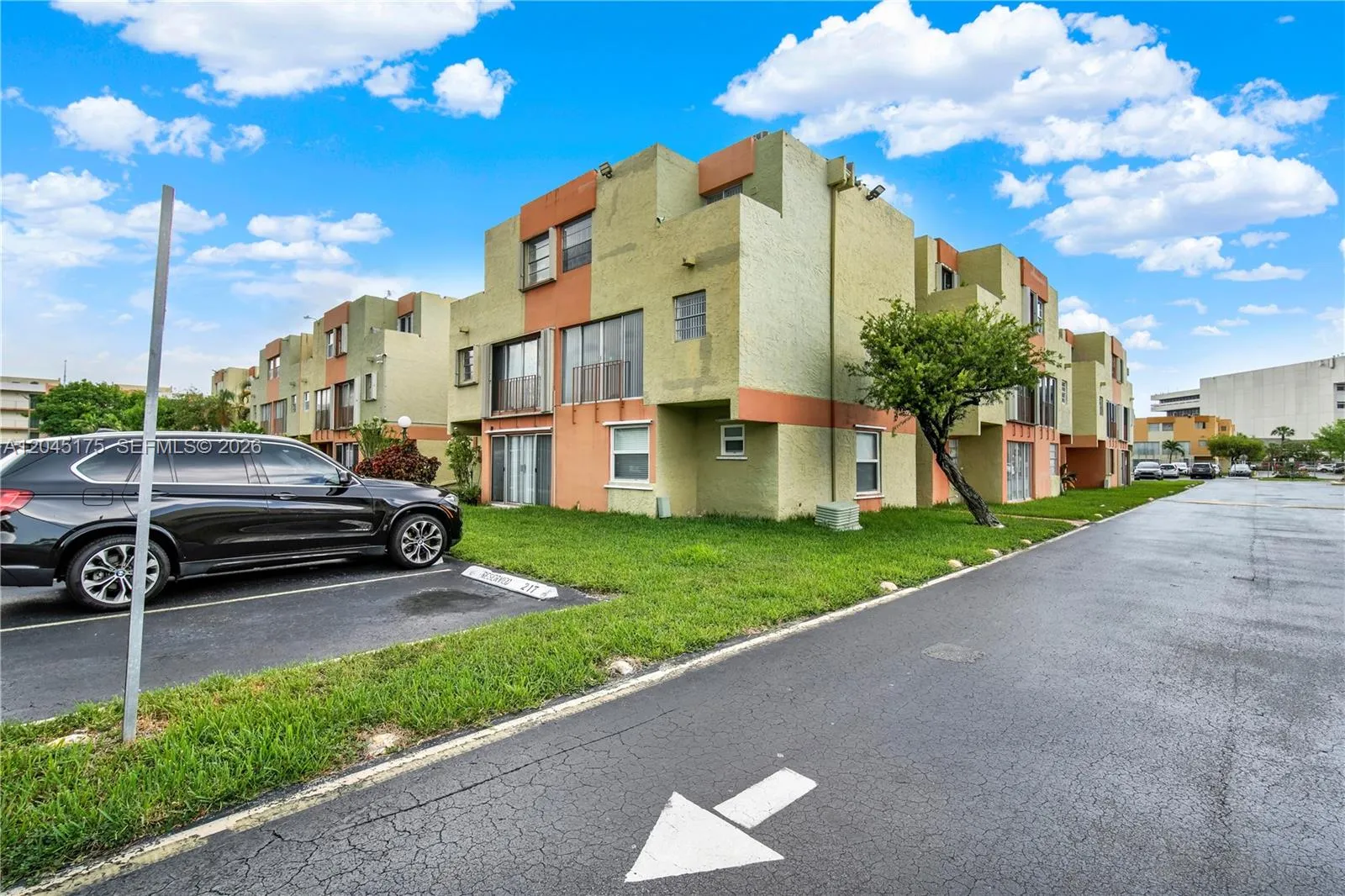 Vendido 9390 W Flagler Street 218F, Miami, FL 33174, Miami, FL 33174