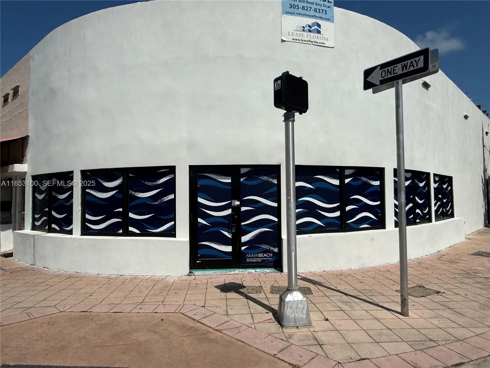 Foto de propiedad en 940 71st Street, Miami Beach, FL 33141 Miami Beach con MLS# 