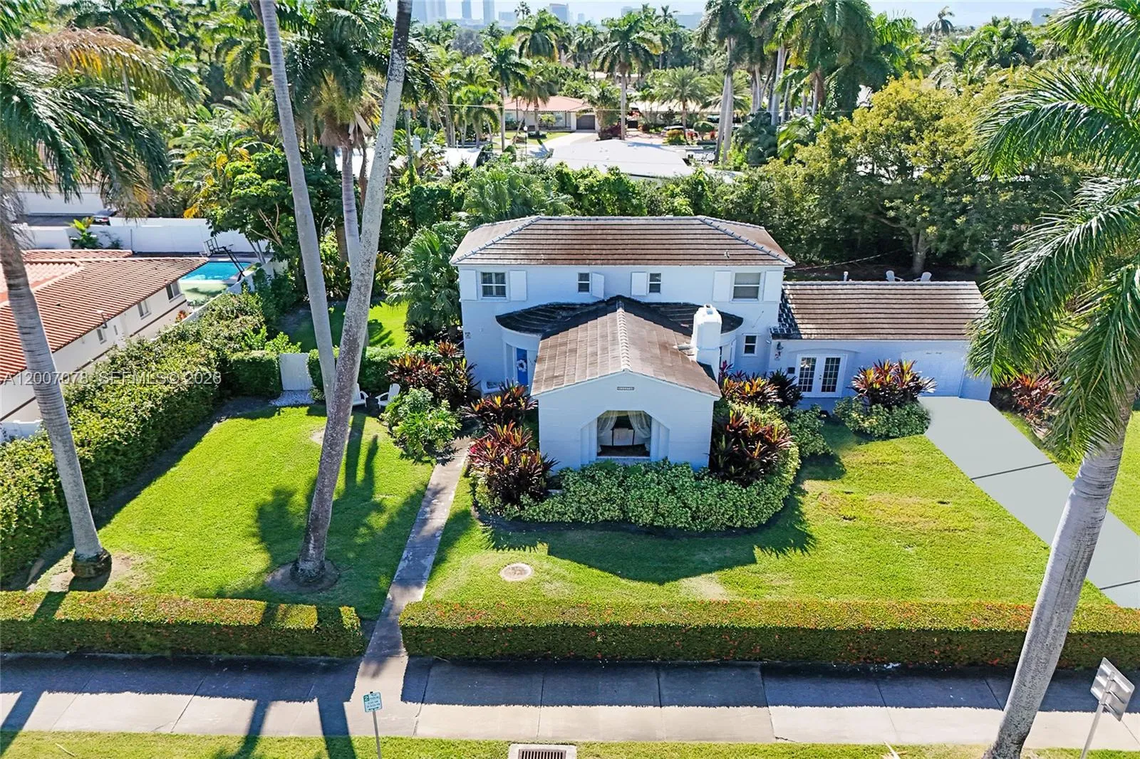 Foto de propiedad en 940 Hollywood Boulevard, Hollywood, FL 33019 Hollywood con MLS# 
