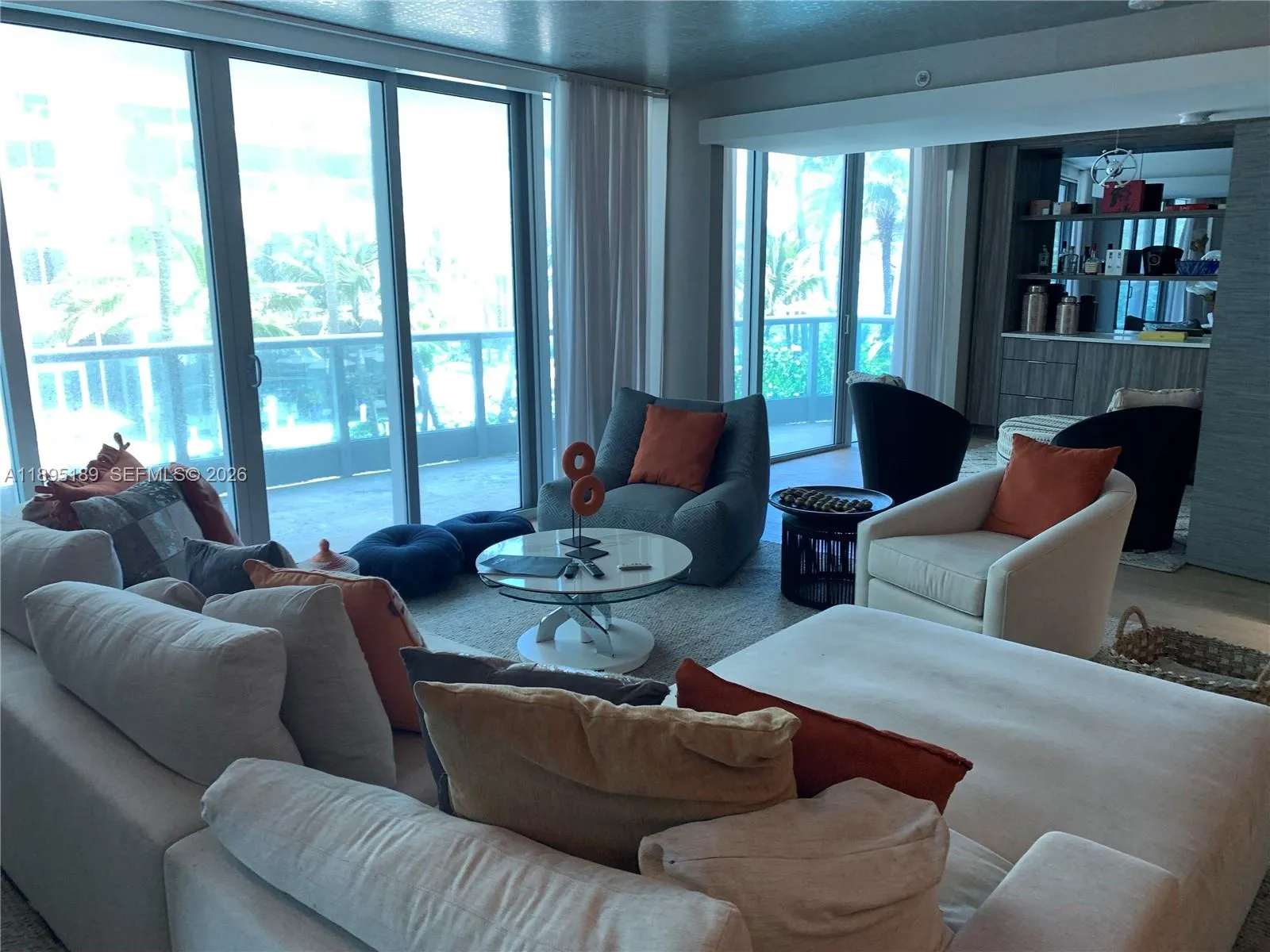 Foto de propiedad en 9401 Collins Avenue 305, Surfside, FL 33154 Surfside con MLS# 