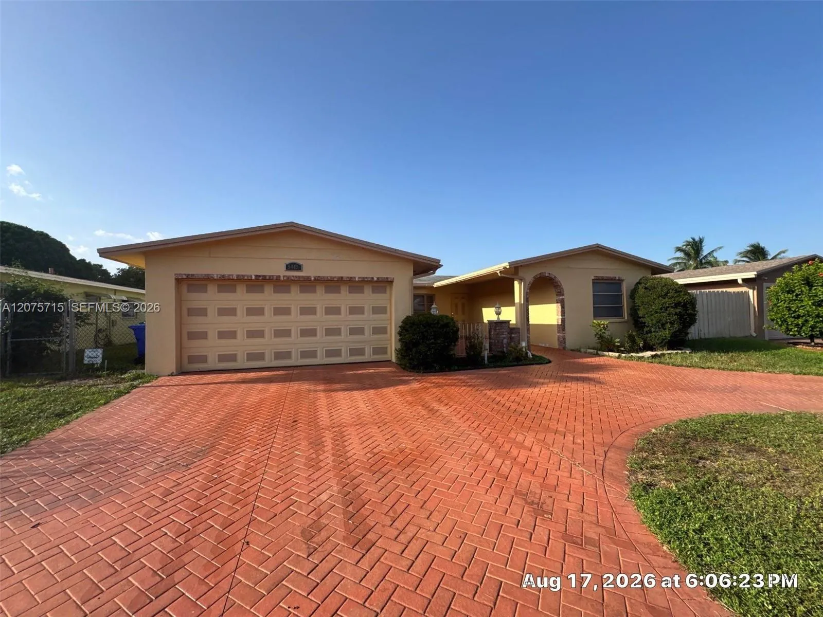 Foto de propiedad en 9401 NW 20th Street, Pembroke Pines, FL 33024 Pembroke Pines con MLS# 