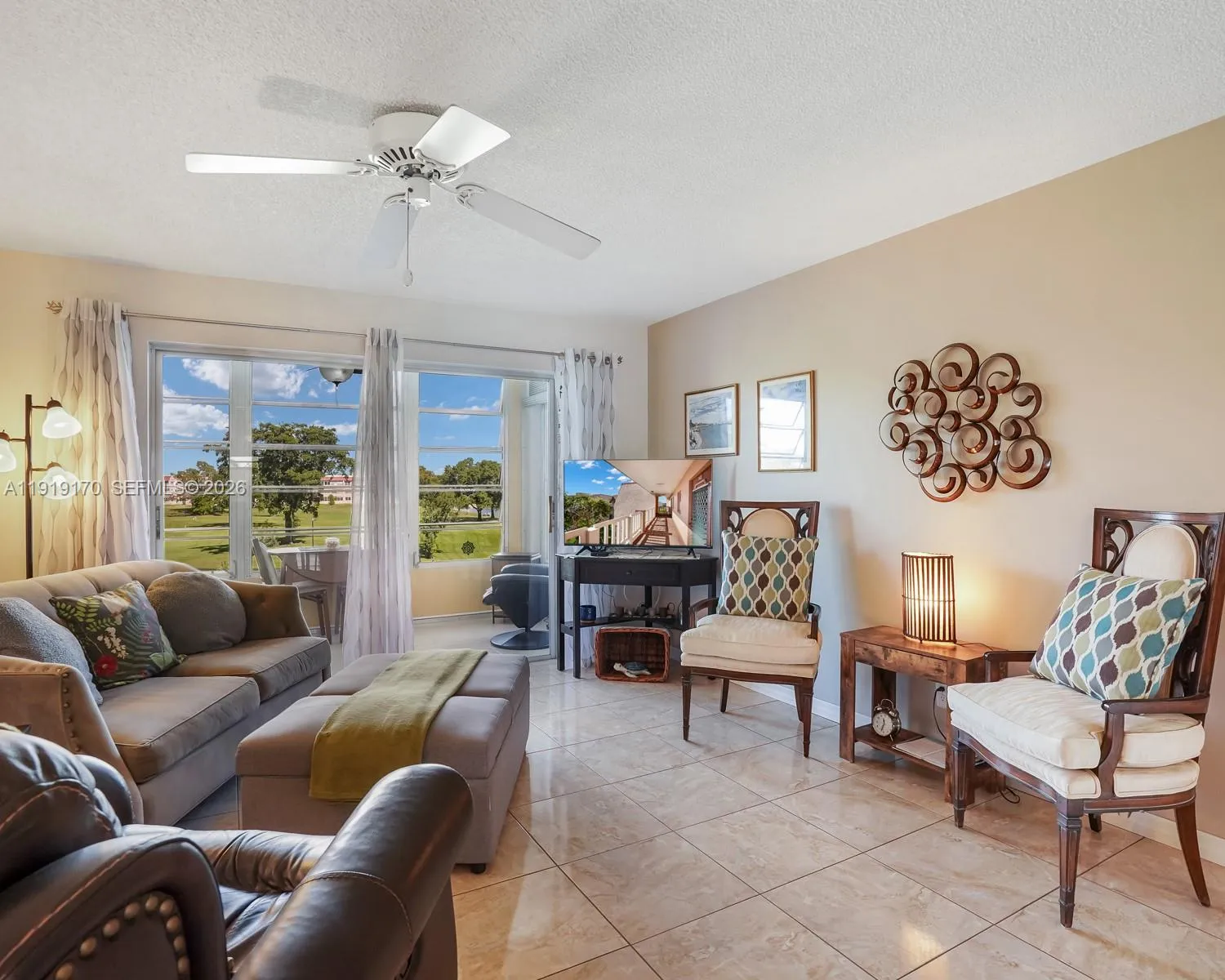 Foto de propiedad en 9401 Sunrise Lakes Boulevard 302, Sunrise, FL 33322 Sunrise con MLS# 
