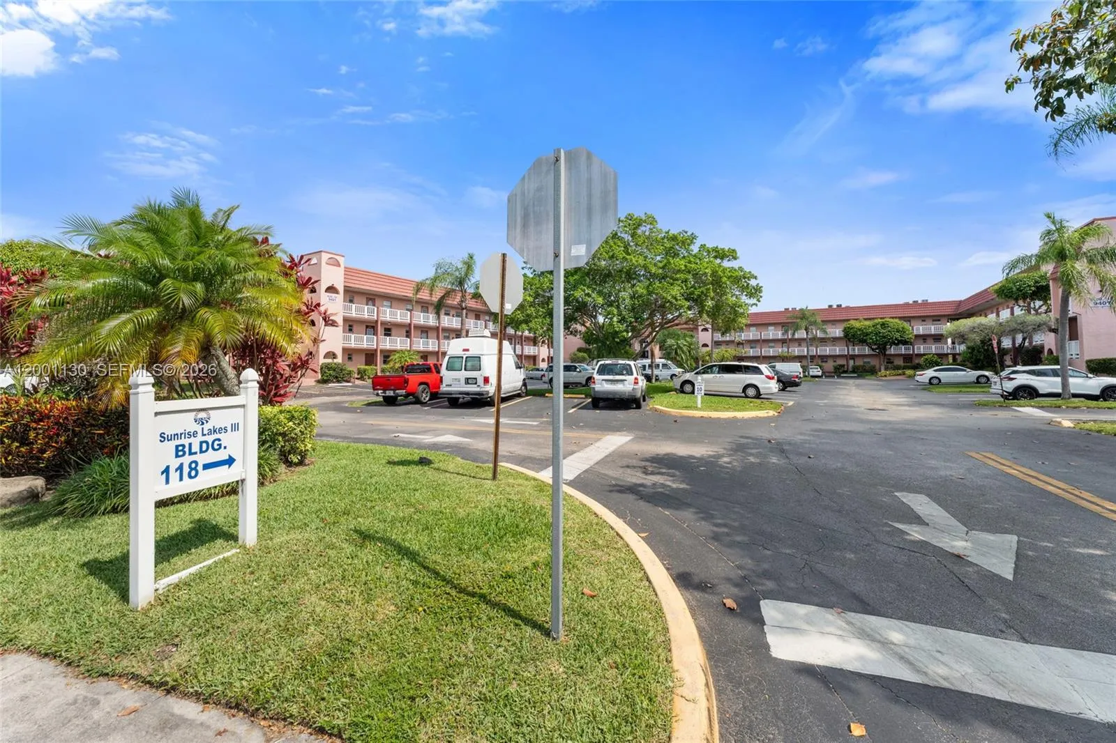 Foto de propiedad en 9401 Sunrise Lakes Boulevard 307, Sunrise, FL 33322 Sunrise con MLS# 