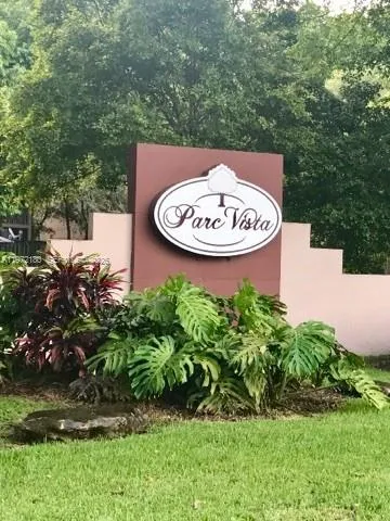 Foto de propiedad en 9403 SW 140th Court 9403, Miami, FL 33186 Miami con MLS# 