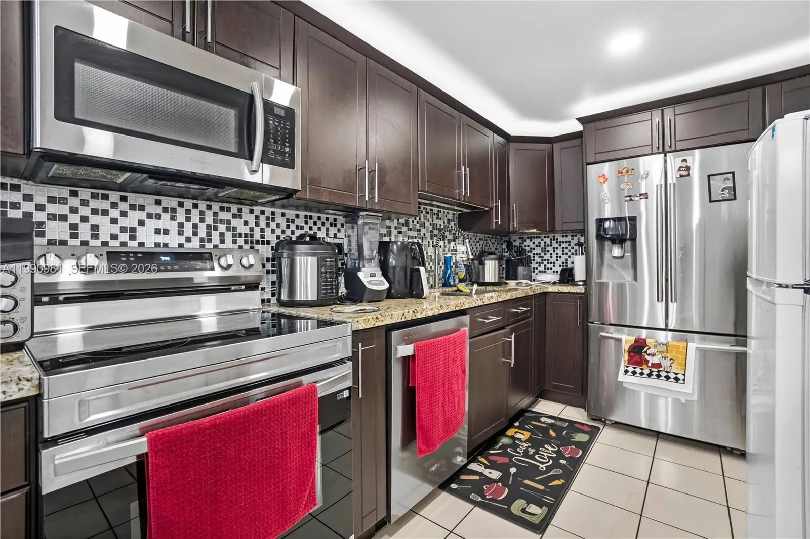 Foto de propiedad en 9403 SW 76th Street Y17, Miami, FL 33173 Miami con MLS# 