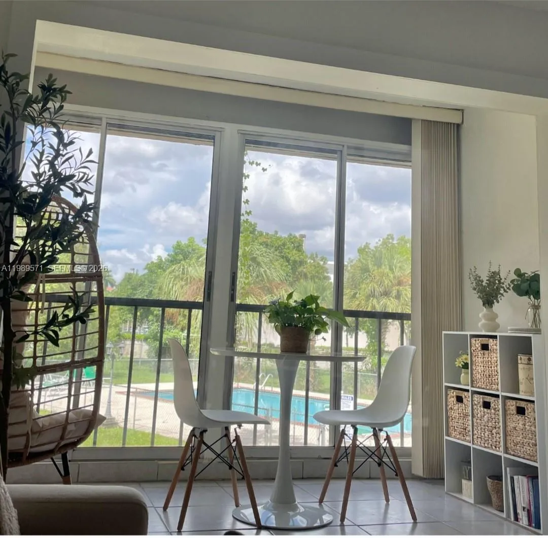 En Renta 9405 W Flagler Street D204, Miami, FL 33174, Miami, FL 33174